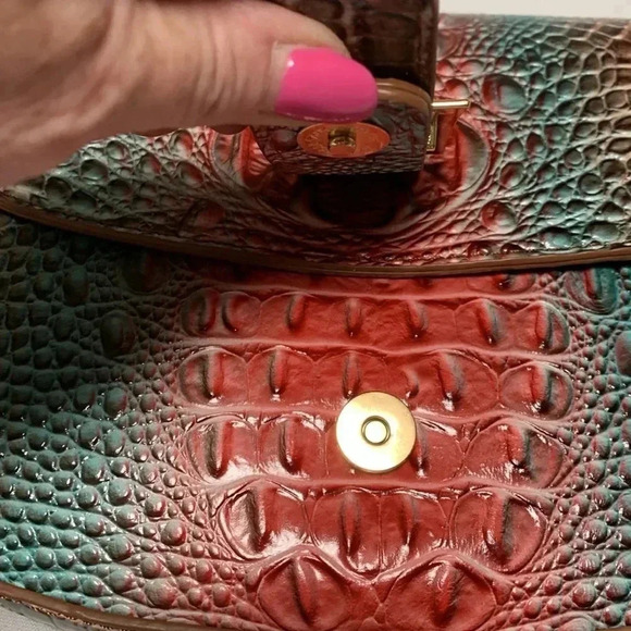 VEGAN LEATHER Purse,Crossbody, NWOT. Beautiful colors. - Picture 4 of 4